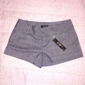 NWT, junior plaid shorts size 9